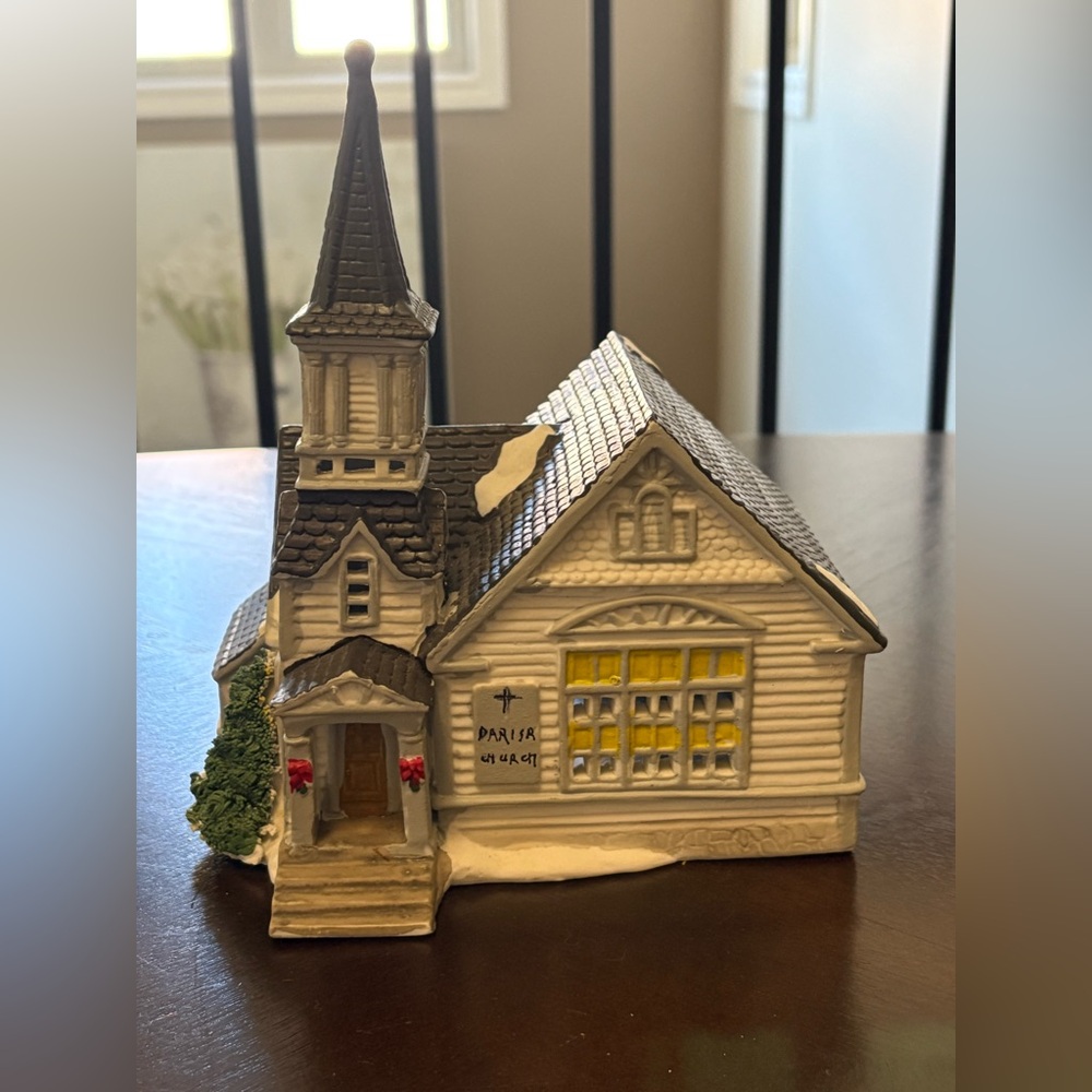 LEMAX Vintage Holiday Village Church